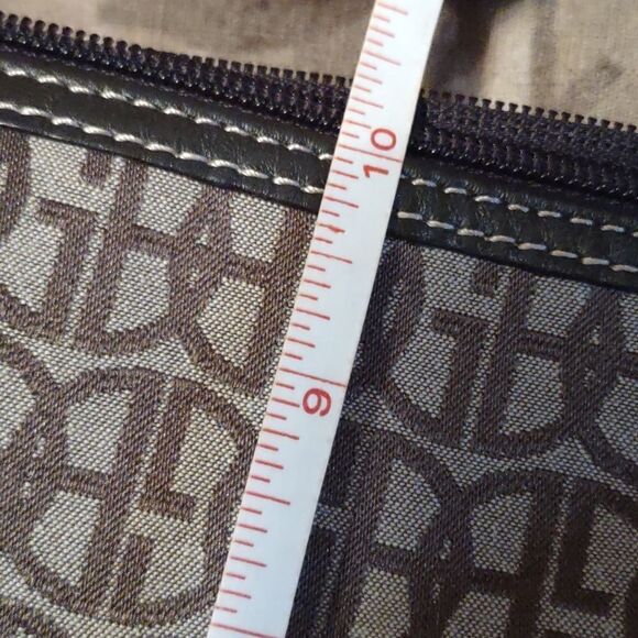 Giani Bernini Classic Brown Signature Shoulder Bag Zip Pockets Zip 10x12 - Picture 9 of 10